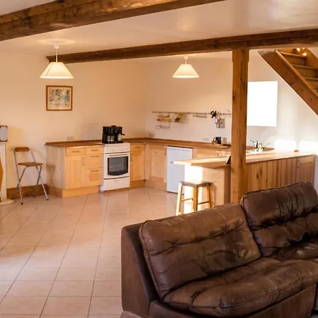 Maison élégante à Avec Cheminée