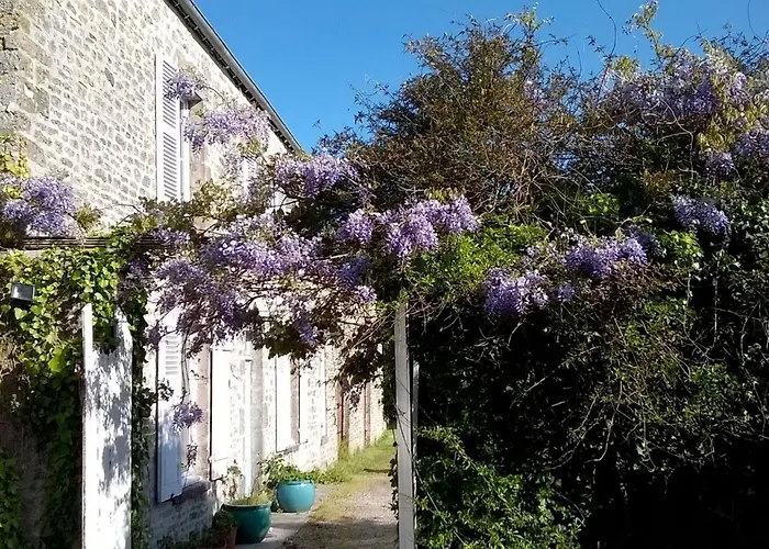 Maison Elegante A Avec Cheminee Holiday home Fontenay-sur-Mer